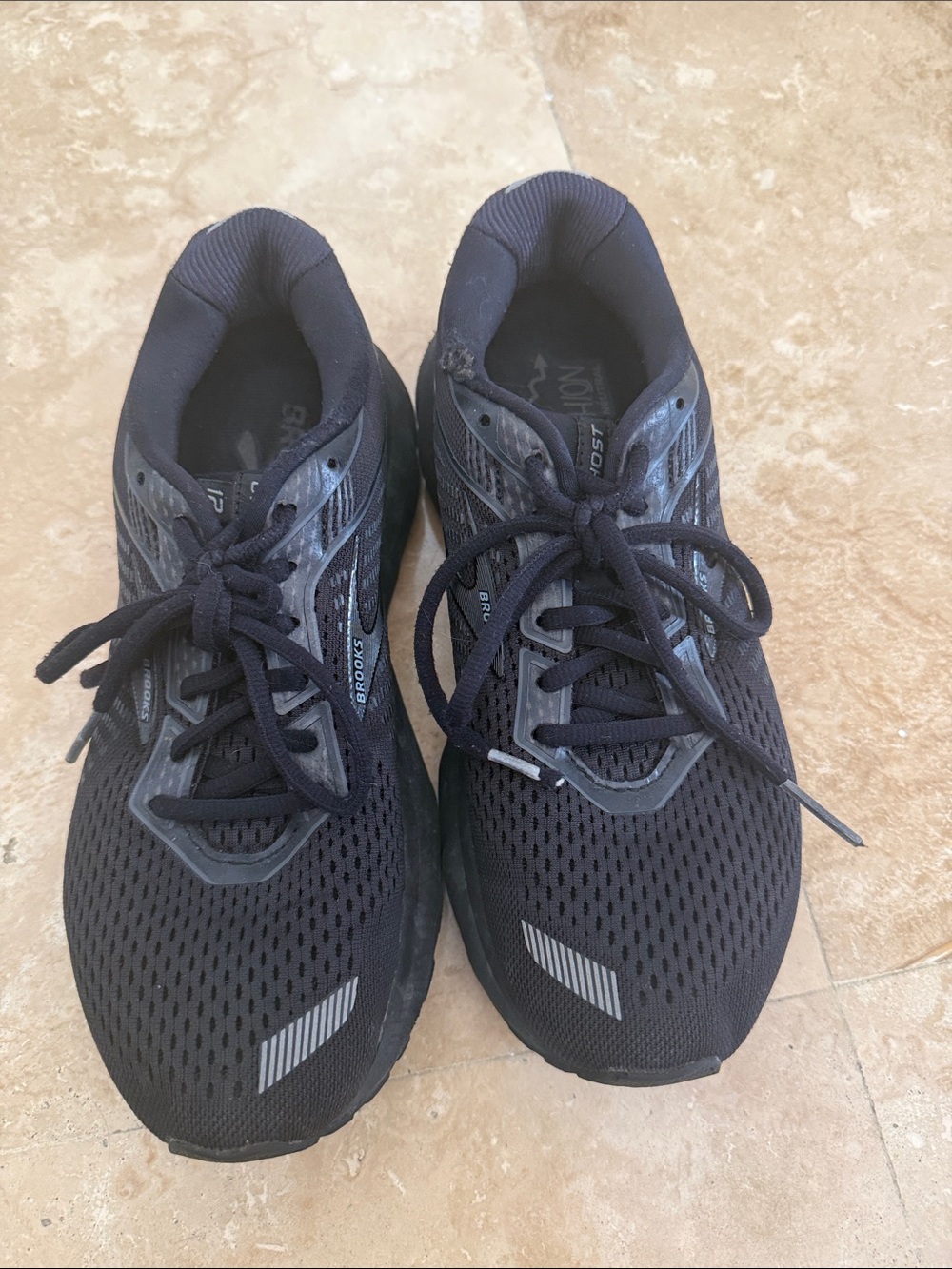 Brooks Women's Black and Gray Running Shoes